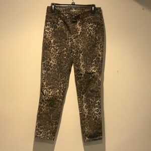 Brown Ankle Cropped Jeans with Distressed Pattern